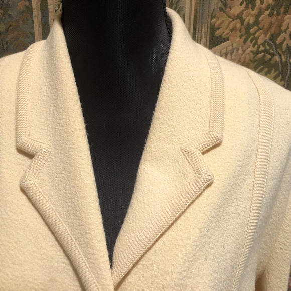 Castleberry Women"s knit Suit, Beautiful! - Picture 2 of 10